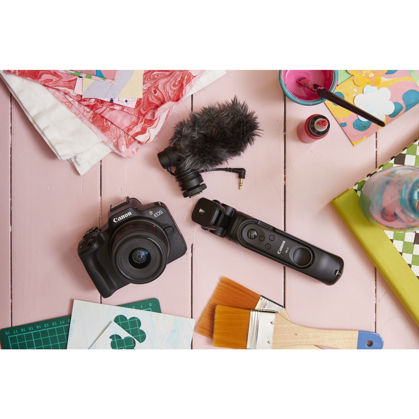 Canon EOS R50 (Black) + RF-S 18-45mm IS STM Creator Kit