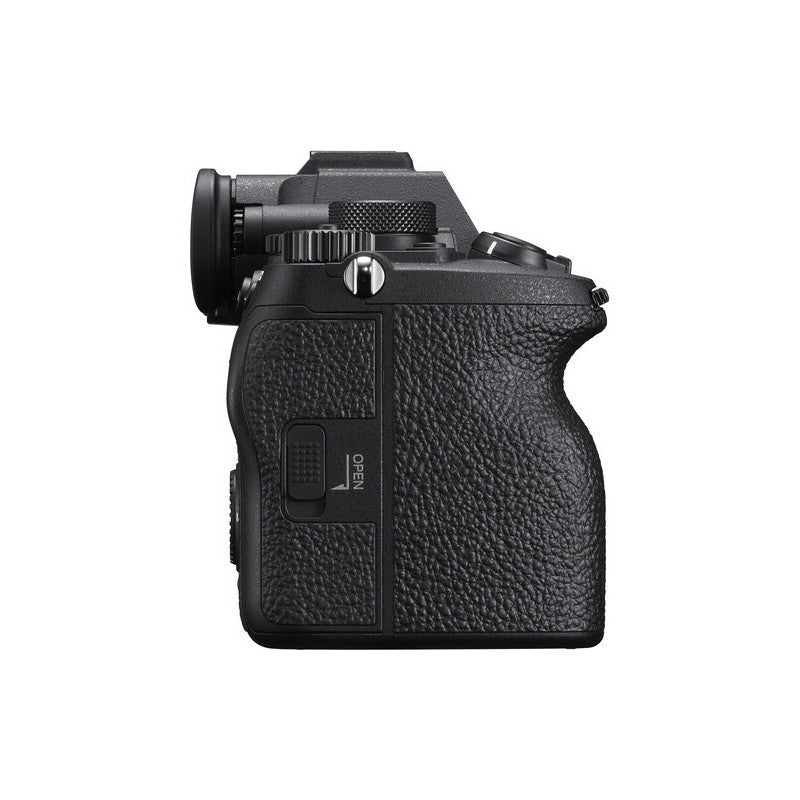 Sony Alpha 7 IV + Sony 28-70 mm f/3,5-5,6 OSS FE